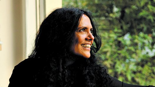 PAULA SIBILIA NO UNIBRASIL